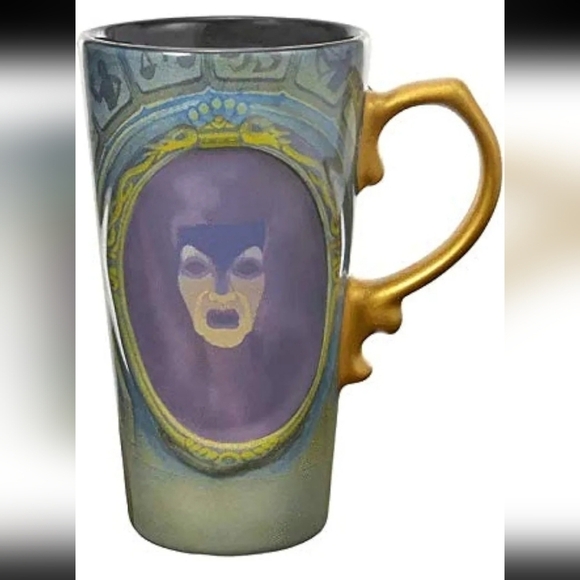 Disney Snow White Evil Queen & Magic Mirror Color Changing Mug - Picture 3 of 10
